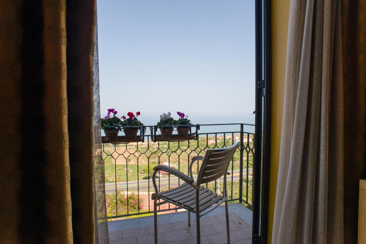 Hotel Villa Mare Altavilla Milicia Buitenkant foto