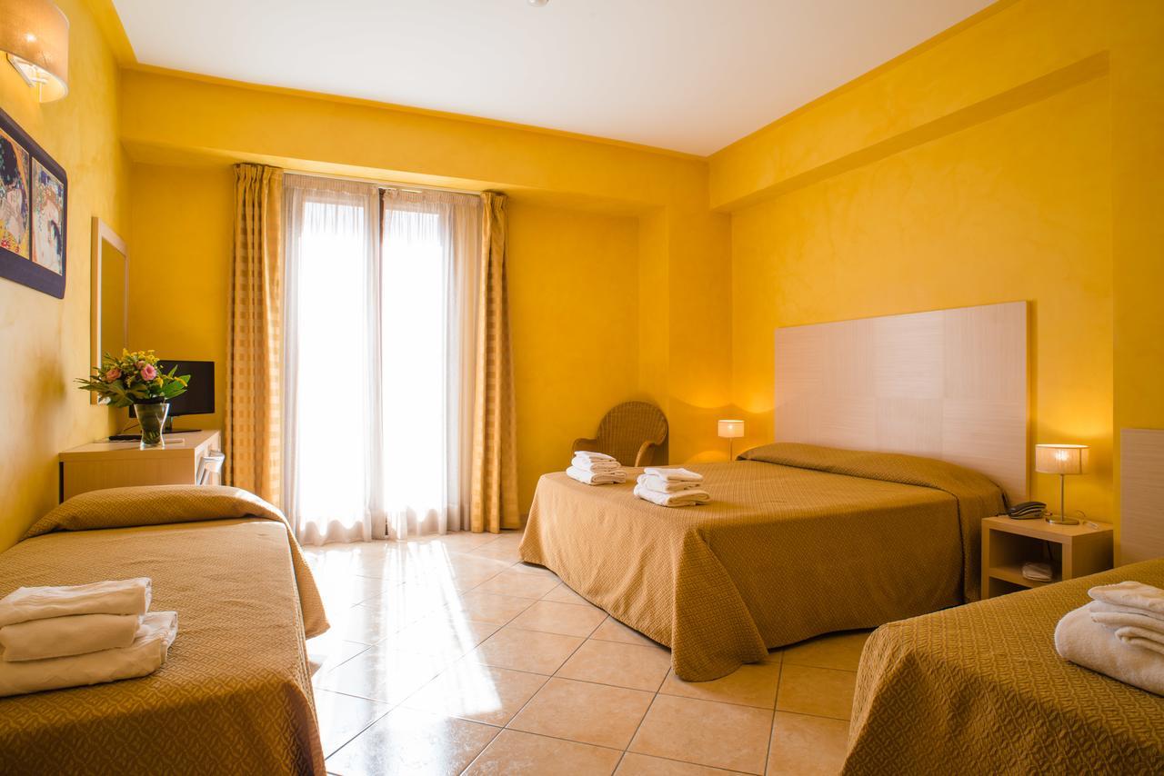 Hotel Villa Mare Altavilla Milicia Buitenkant foto