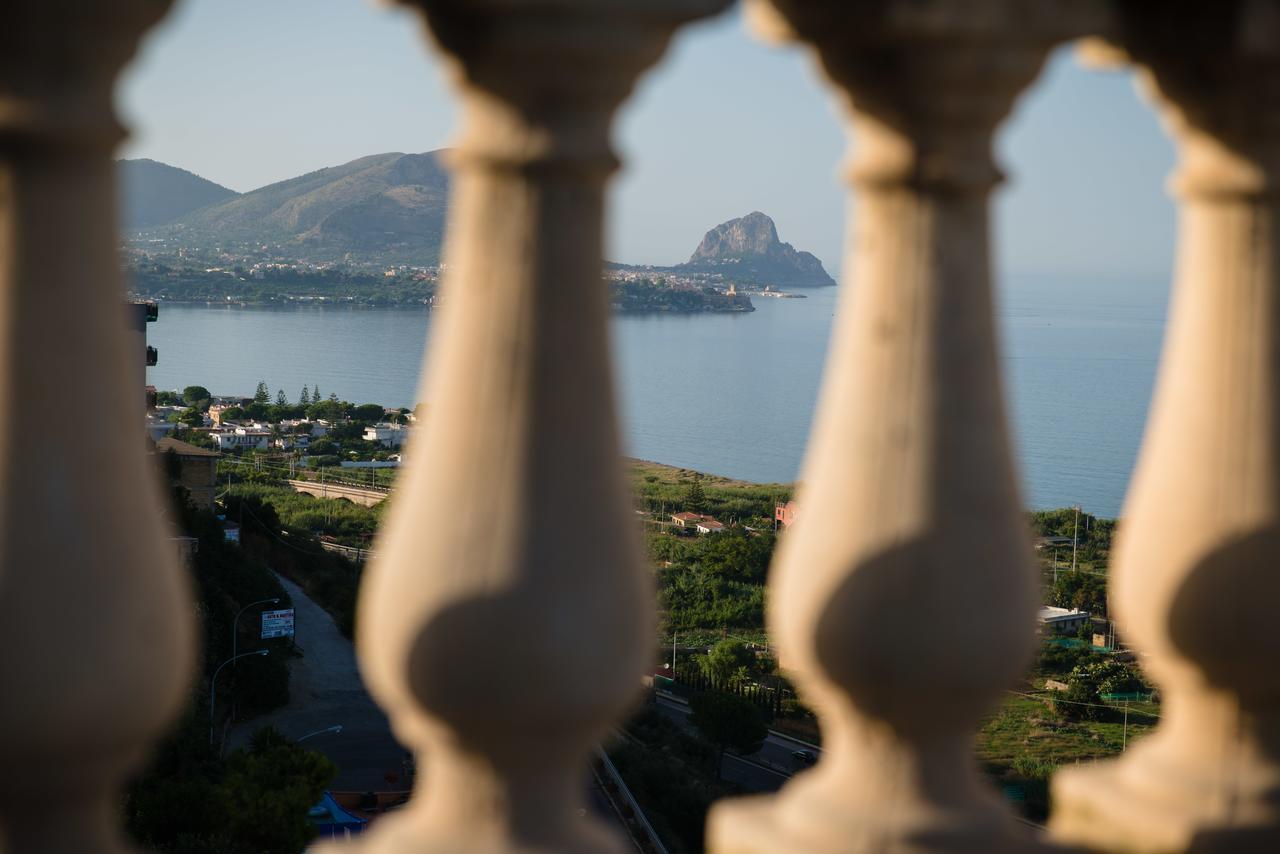Hotel Villa Mare Altavilla Milicia Buitenkant foto