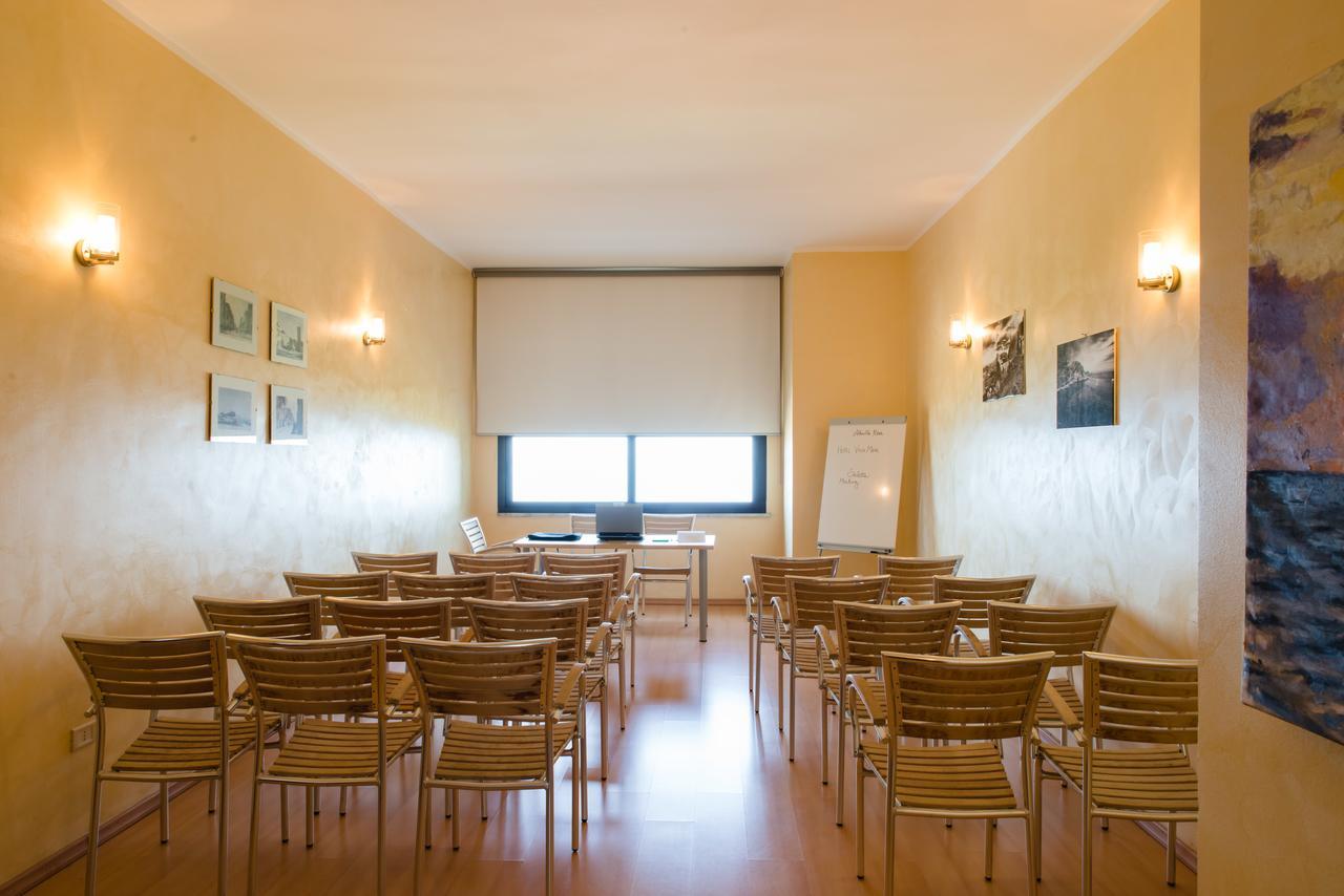 Hotel Villa Mare Altavilla Milicia Buitenkant foto