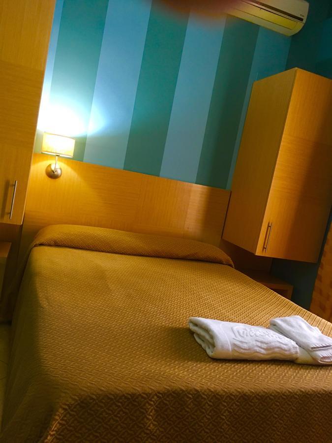 Hotel Villa Mare Altavilla Milicia Buitenkant foto