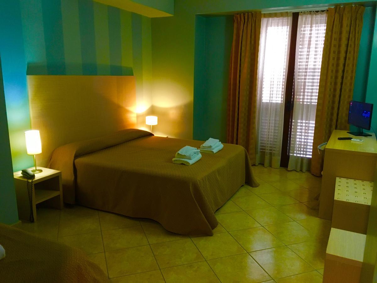 Hotel Villa Mare Altavilla Milicia Buitenkant foto
