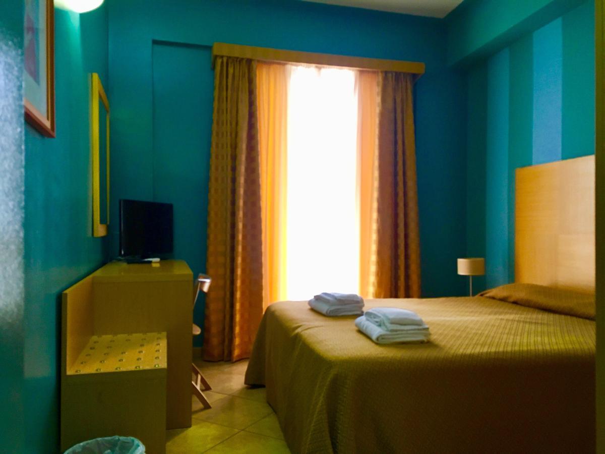 Hotel Villa Mare Altavilla Milicia Buitenkant foto